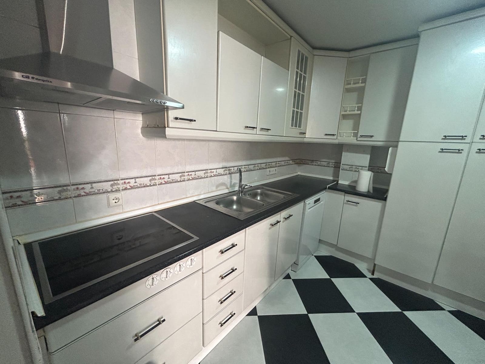 3 chambre Villa/Maison Mitoyenne à vendre à Estepona - 625 900 € (Ref: 9898931)