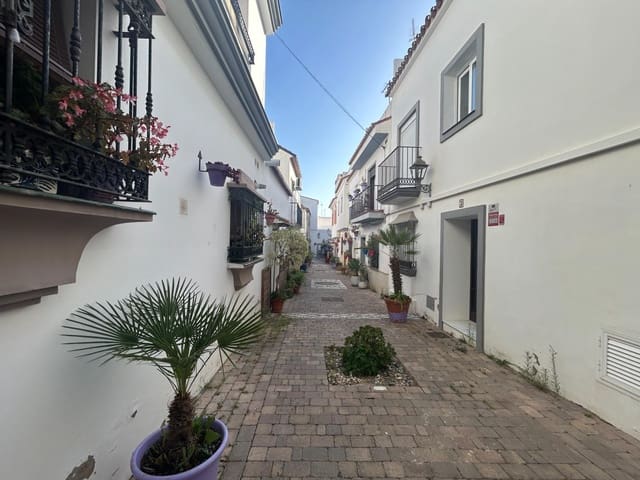 3 chambre Villa/Maison Mitoyenne à vendre à Estepona - 625 900 € (Ref: 9898931)