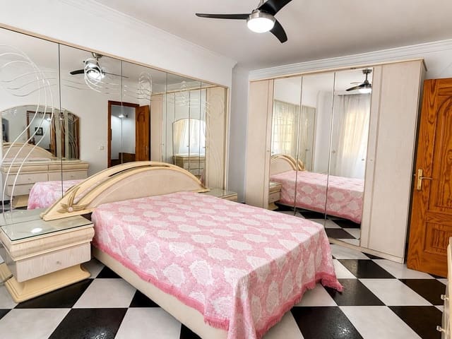 3 quarto Moradia em Banda para venda em Estepona - 625 900 € (Ref: 9898931)