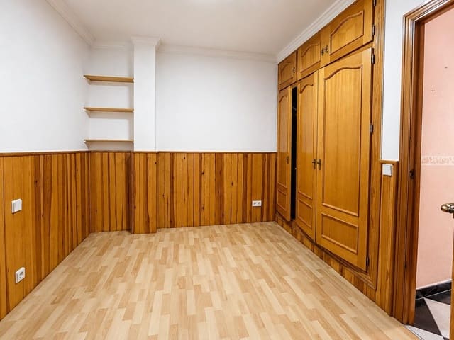 3 quarto Moradia em Banda para venda em Estepona - 625 900 € (Ref: 9898931)