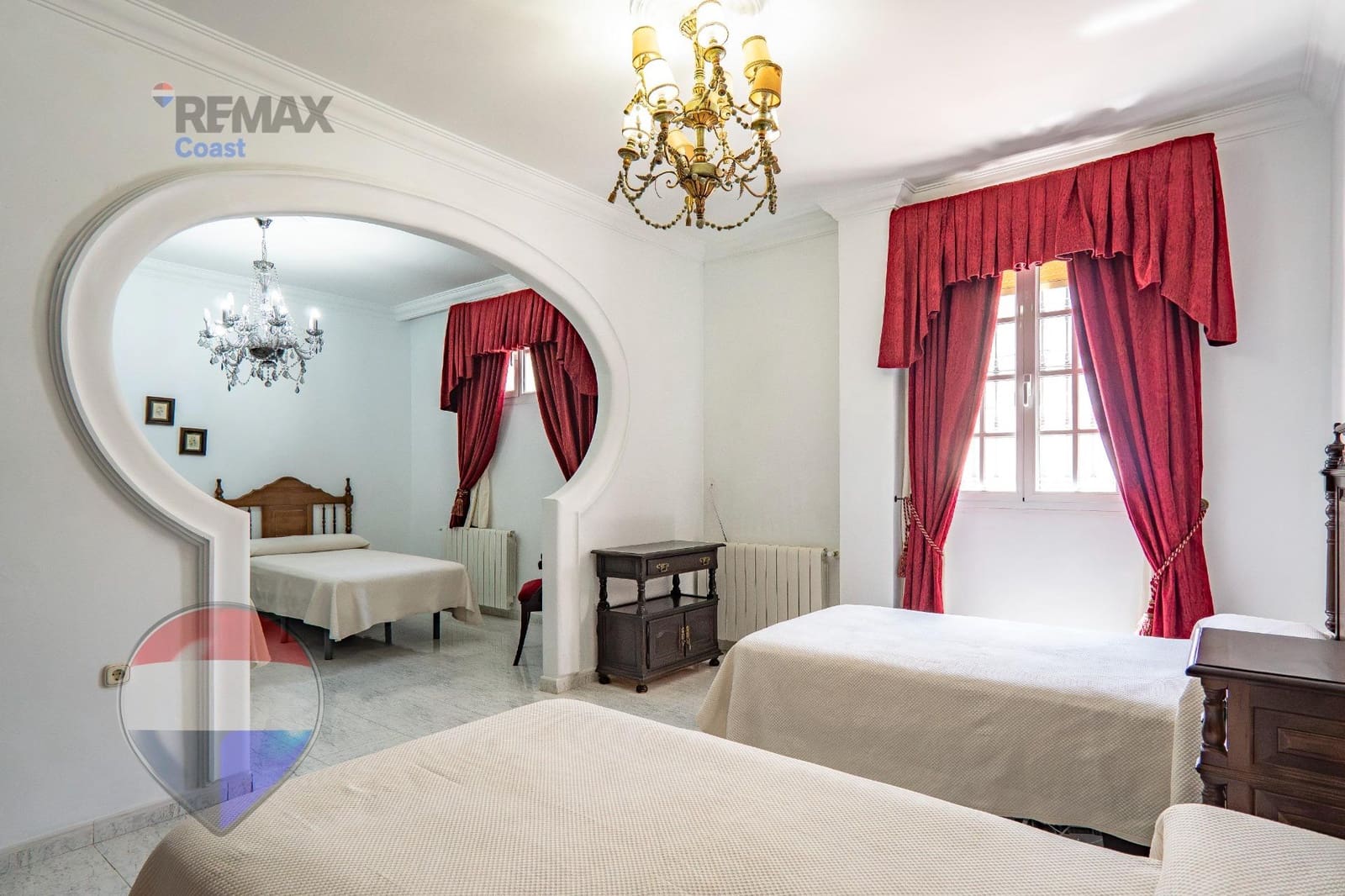 11 slaapkamer Finca/Landhuis te koop in Cuevas Bajas met zwembad garage - € 583.275 (Ref: 9955148)