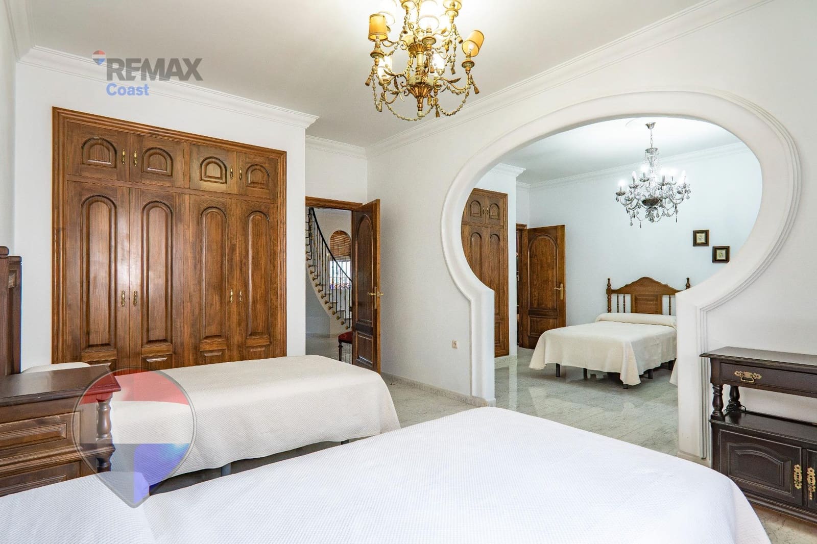11 slaapkamer Finca/Landhuis te koop in Cuevas Bajas met zwembad garage - € 583.275 (Ref: 9955148)