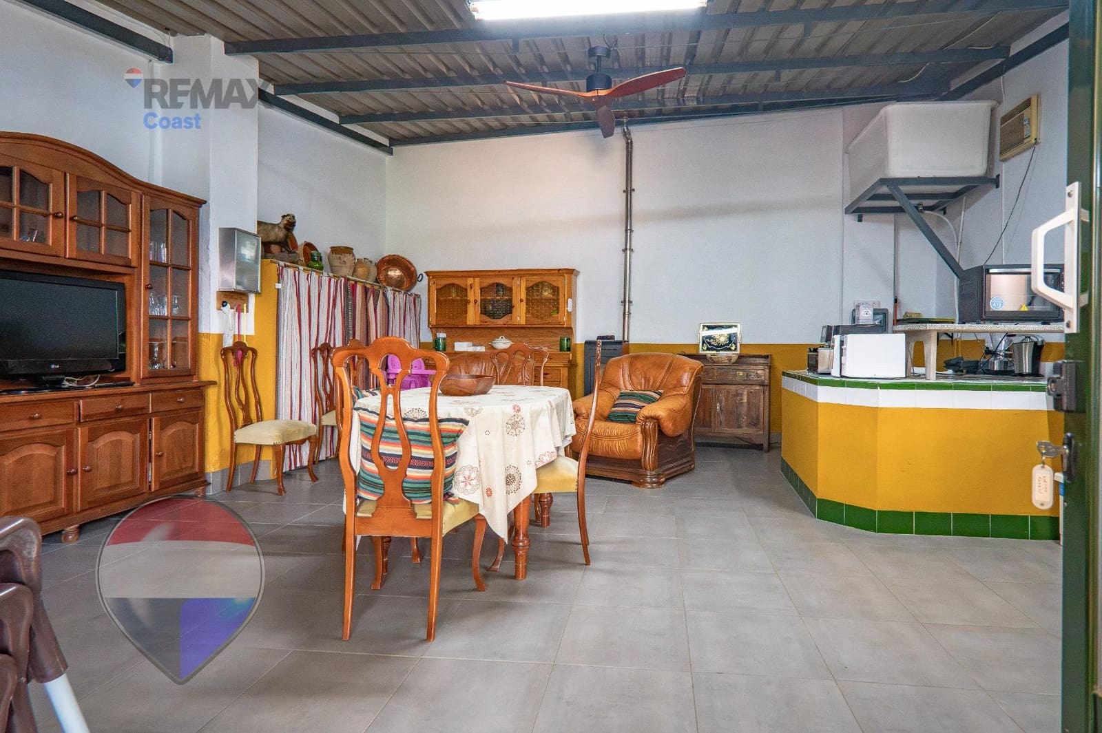 11 slaapkamer Finca/Landhuis te koop in Cuevas Bajas met zwembad garage - € 583.275 (Ref: 9955148)