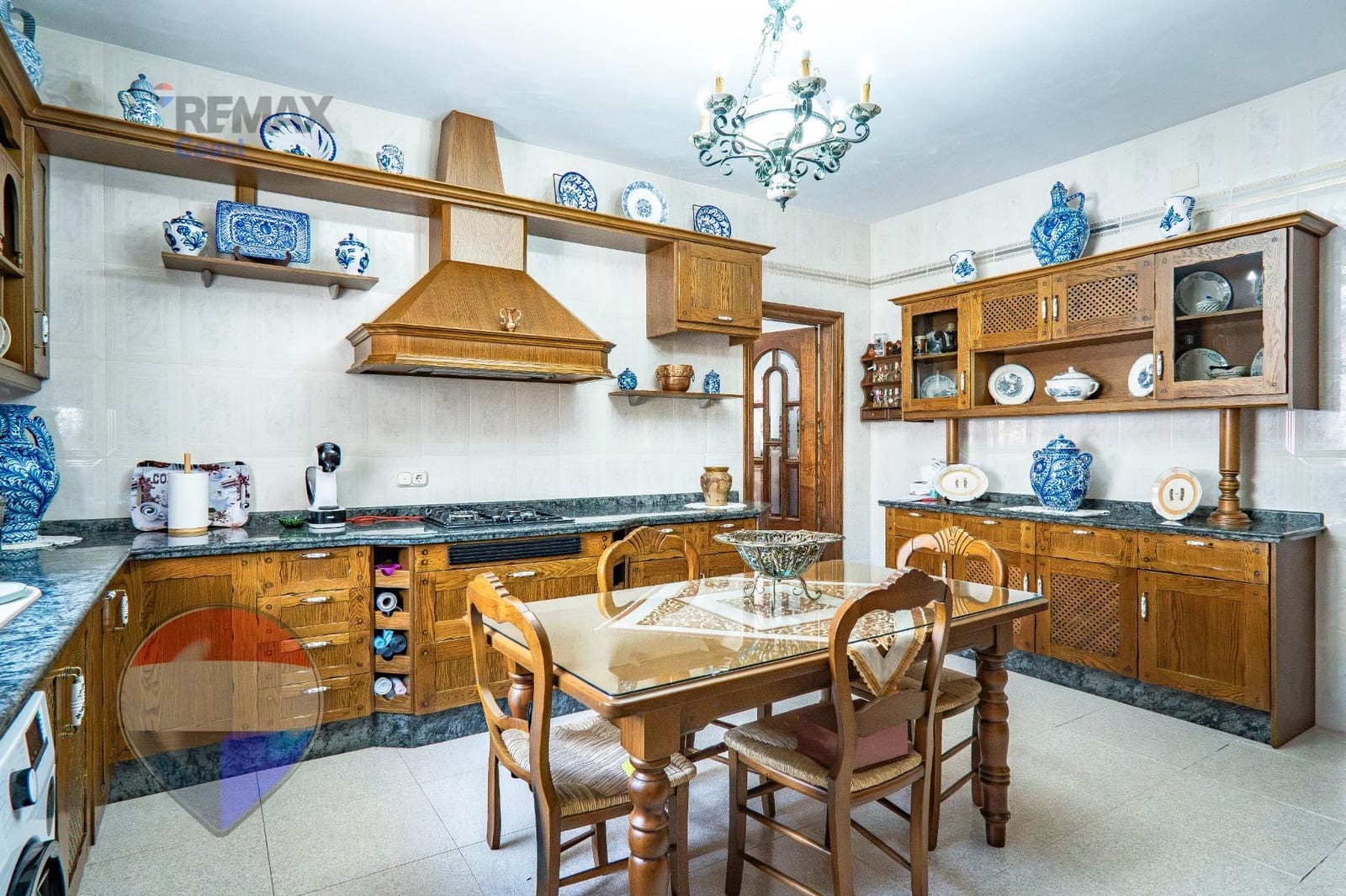 11 slaapkamer Finca/Landhuis te koop in Cuevas Bajas met zwembad garage - € 583.275 (Ref: 9955148)