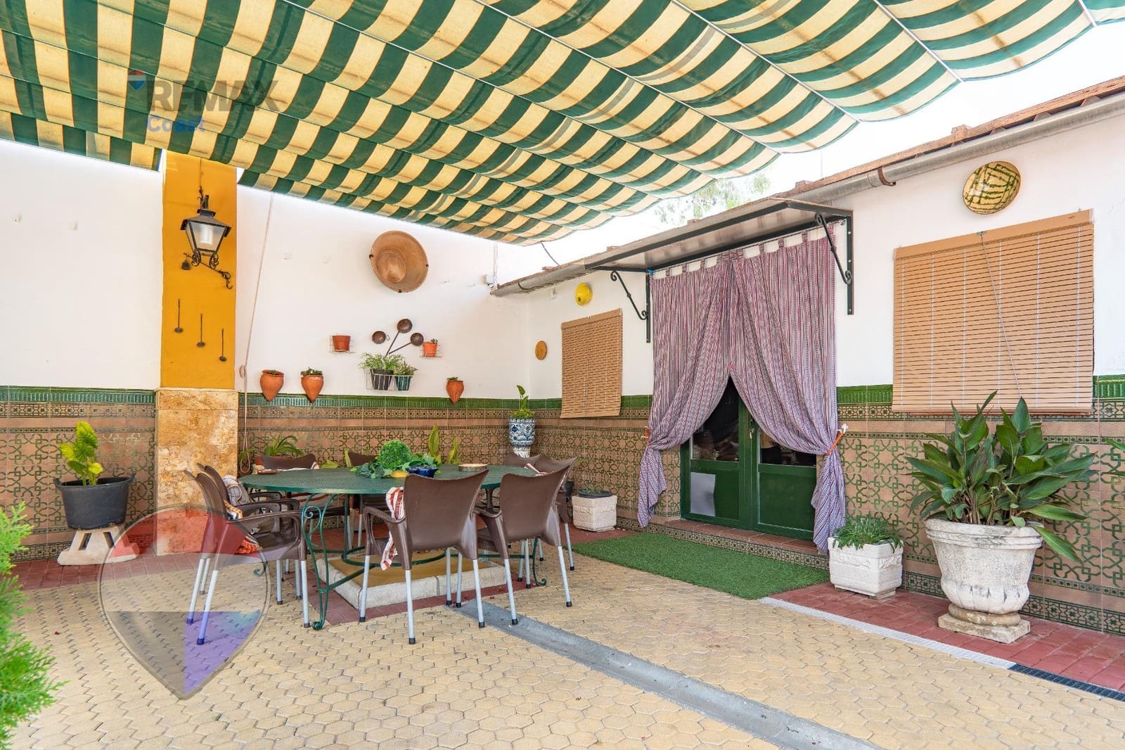 11 slaapkamer Finca/Landhuis te koop in Cuevas Bajas met zwembad garage - € 583.275 (Ref: 9955148)