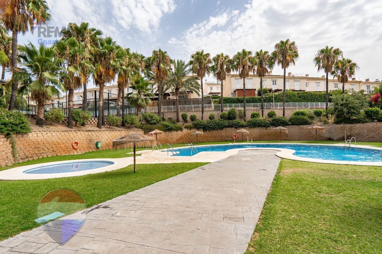 3 bedroom Apartment for sale in Rincon de la Victoria with pool garage - € 329,000 (Ref: 9973435)