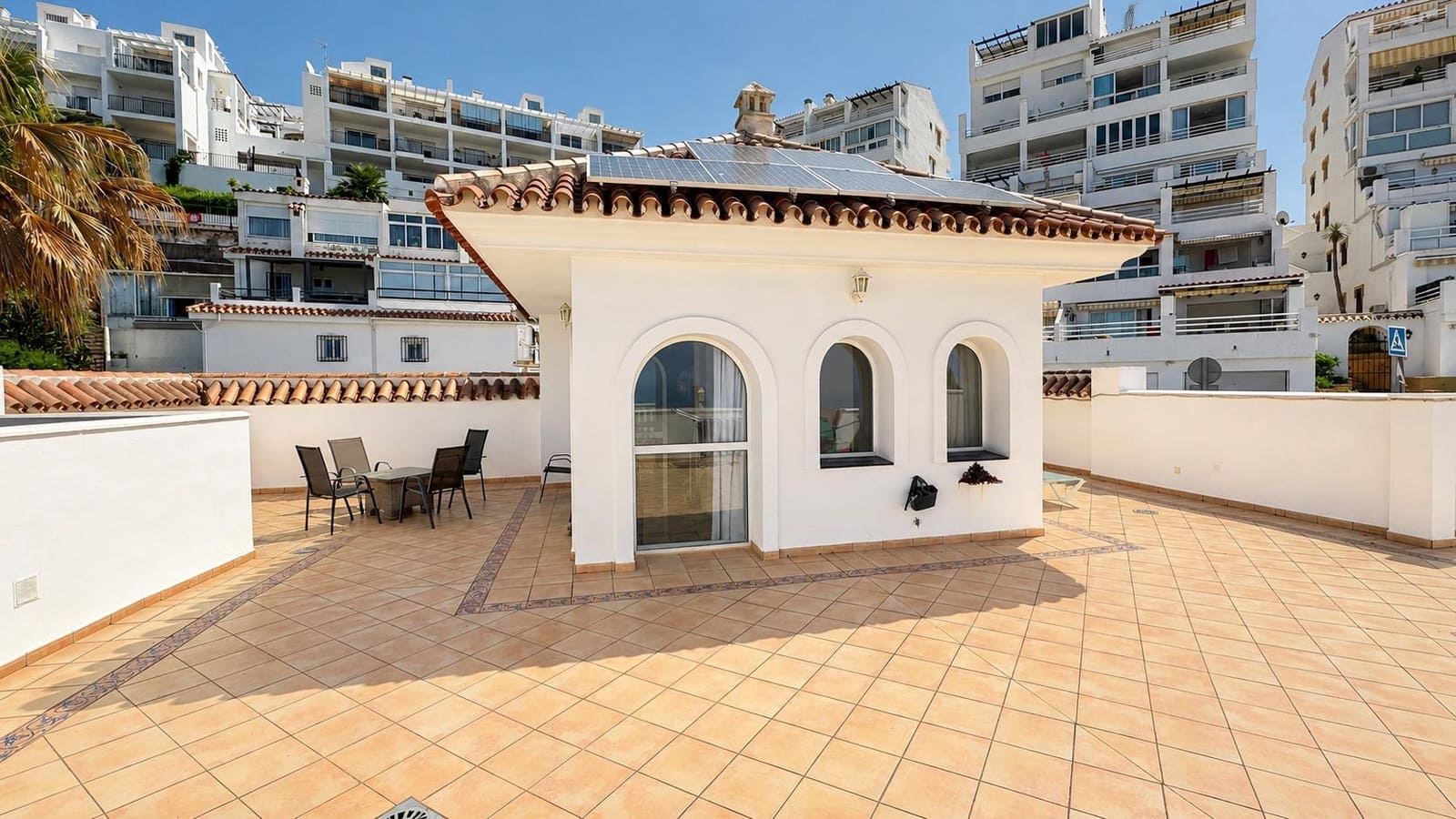 Chalet de 10 habitaciones en Riviera del Sol en venta con piscina - 1.450.000 € (Ref: 9973436)