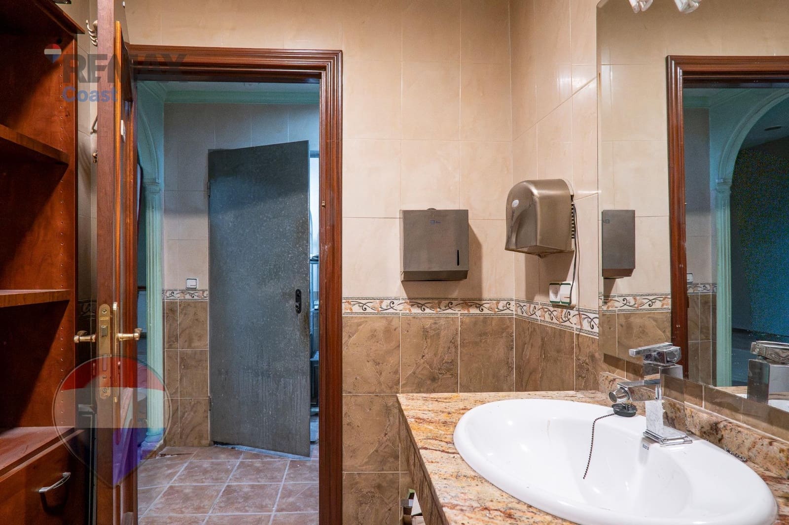 Comercial para venda em Malaga cidade - 119 000 € (Ref: 9990813)