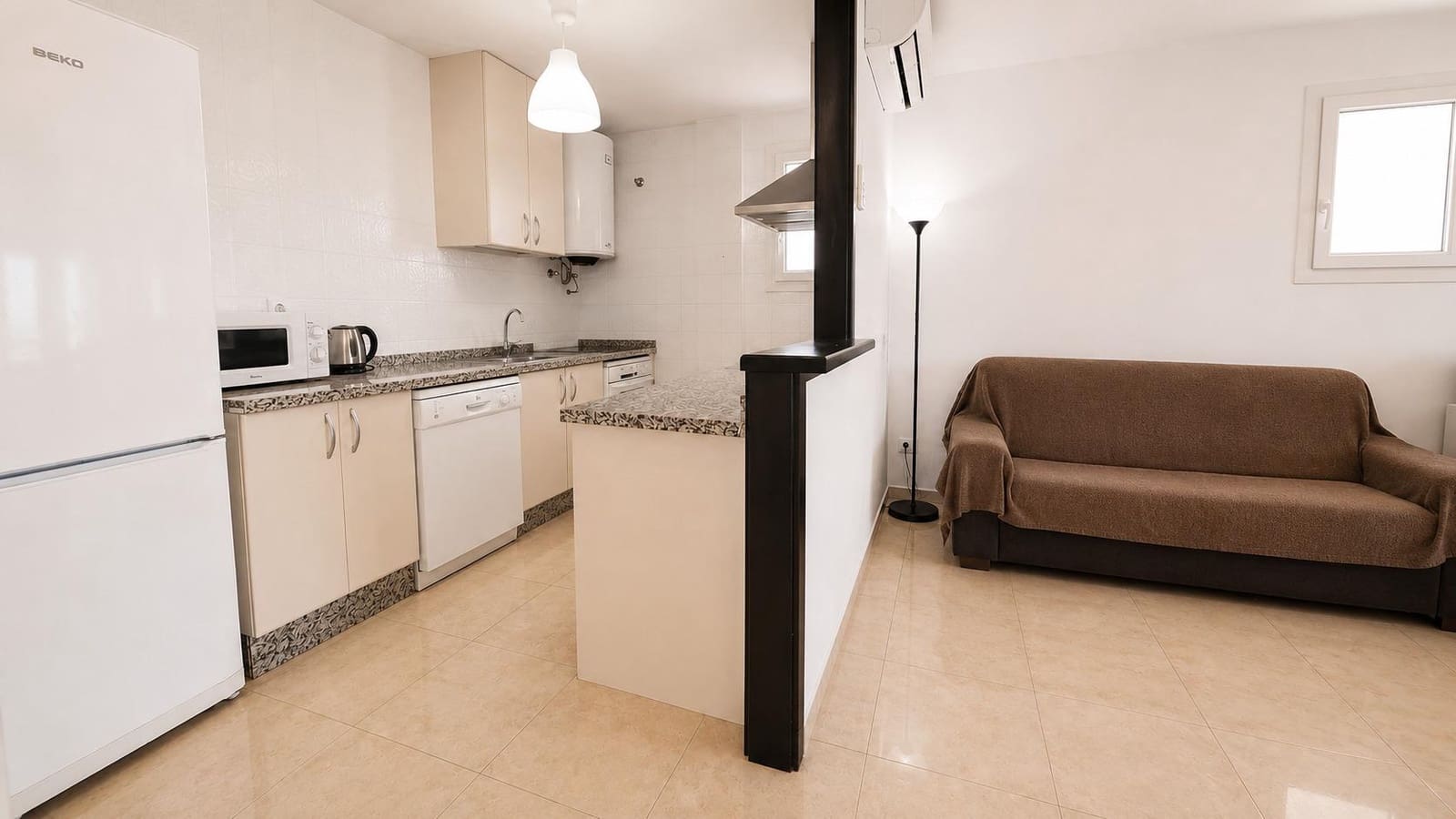 2 makuuhuone Huoneisto myytävänä paikassa Manilva mukana uima-altaan - 285 000 € (Ref: 9997203)