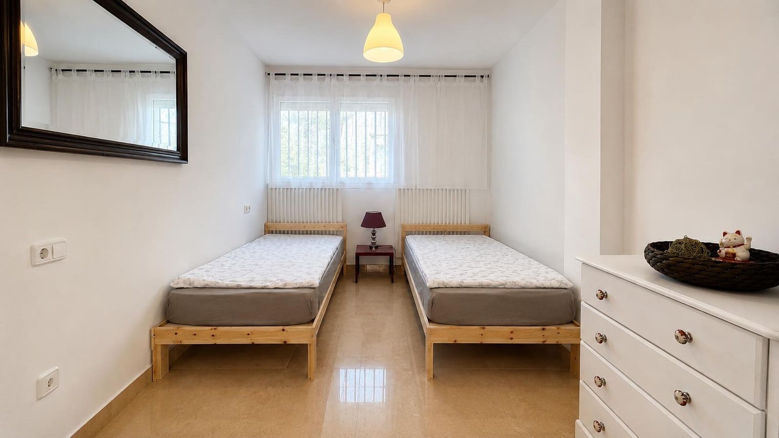 2 makuuhuone Huoneisto myytävänä paikassa Manilva mukana uima-altaan - 285 000 € (Ref: 9997203)