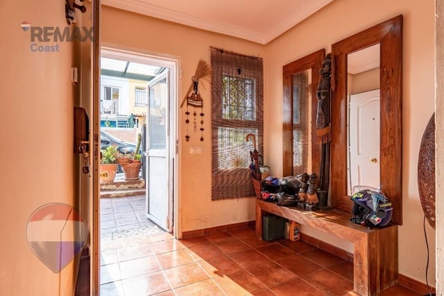 4 slaapkamer Rijtjeshuis te koop in Cártama met zwembad garage - € 362.000 (Ref: 9997204)