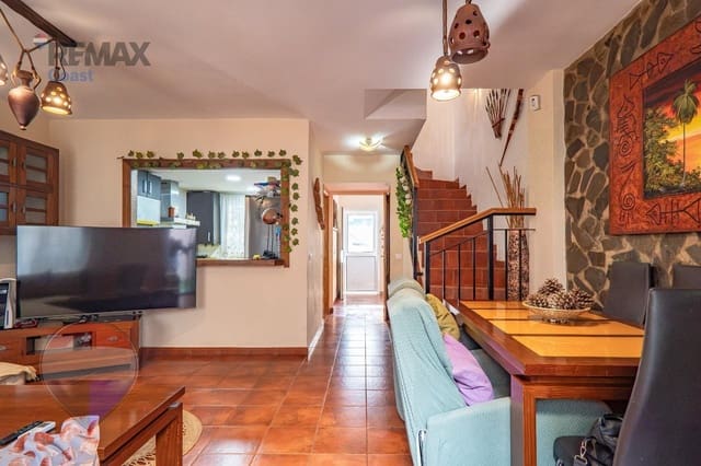 4 slaapkamer Rijtjeshuis te koop in Cártama met zwembad garage - € 362.000 (Ref: 9997204)