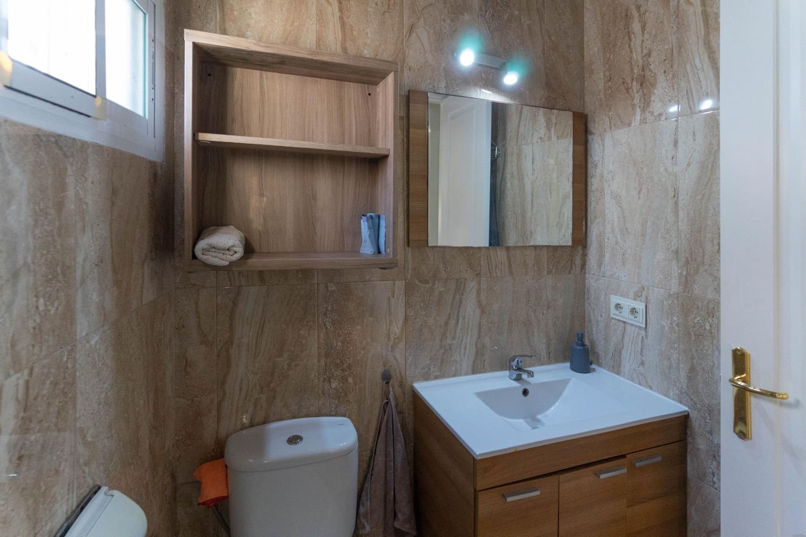 Villa/Maison de 2 chambres à louer à Coin avec garage - 900 € (Ref: 10094730)