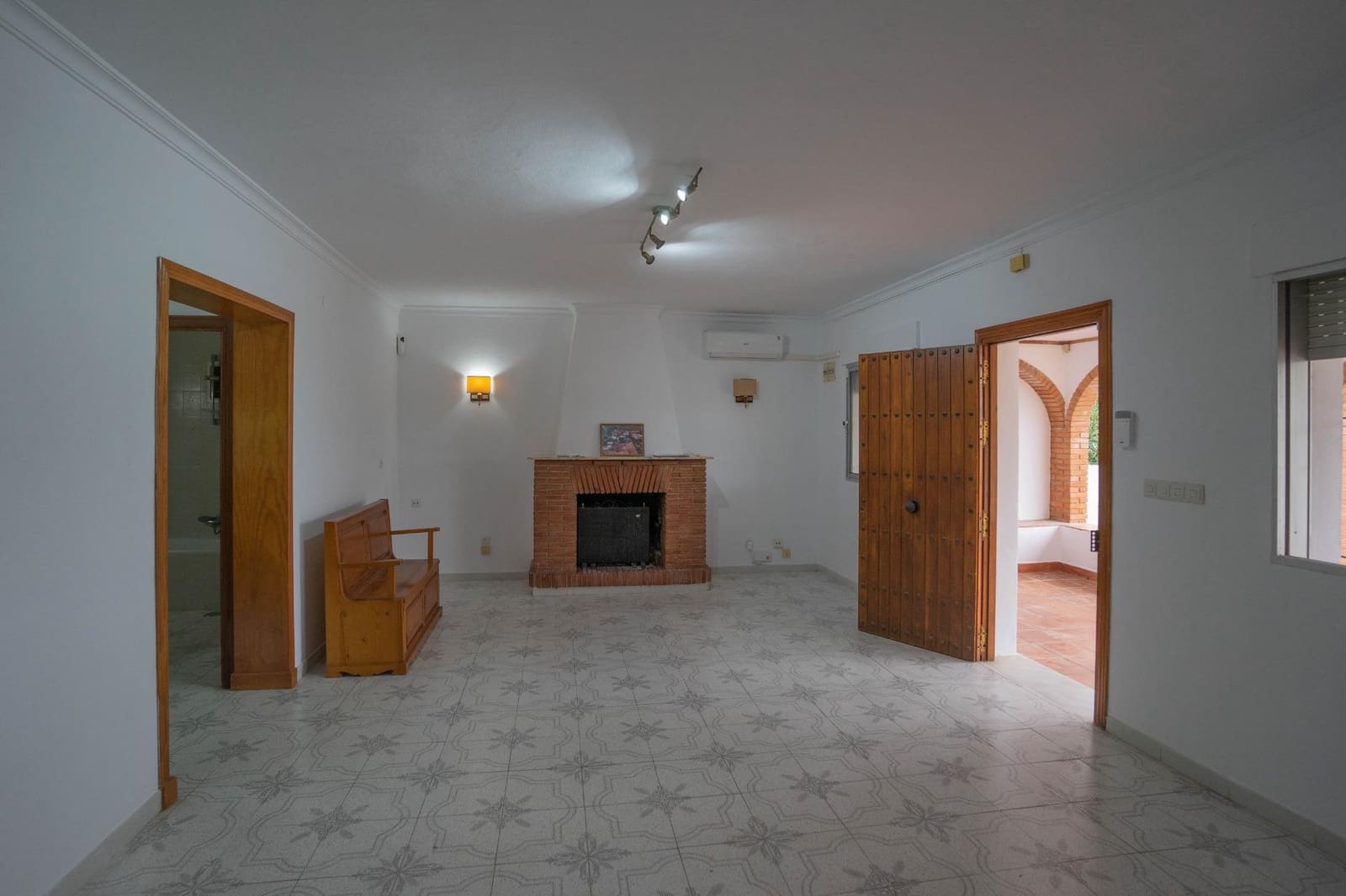 4 bedroom Villa for sale in Alhaurin el Grande with pool garage - € 500,000 (Ref: 10168478)
