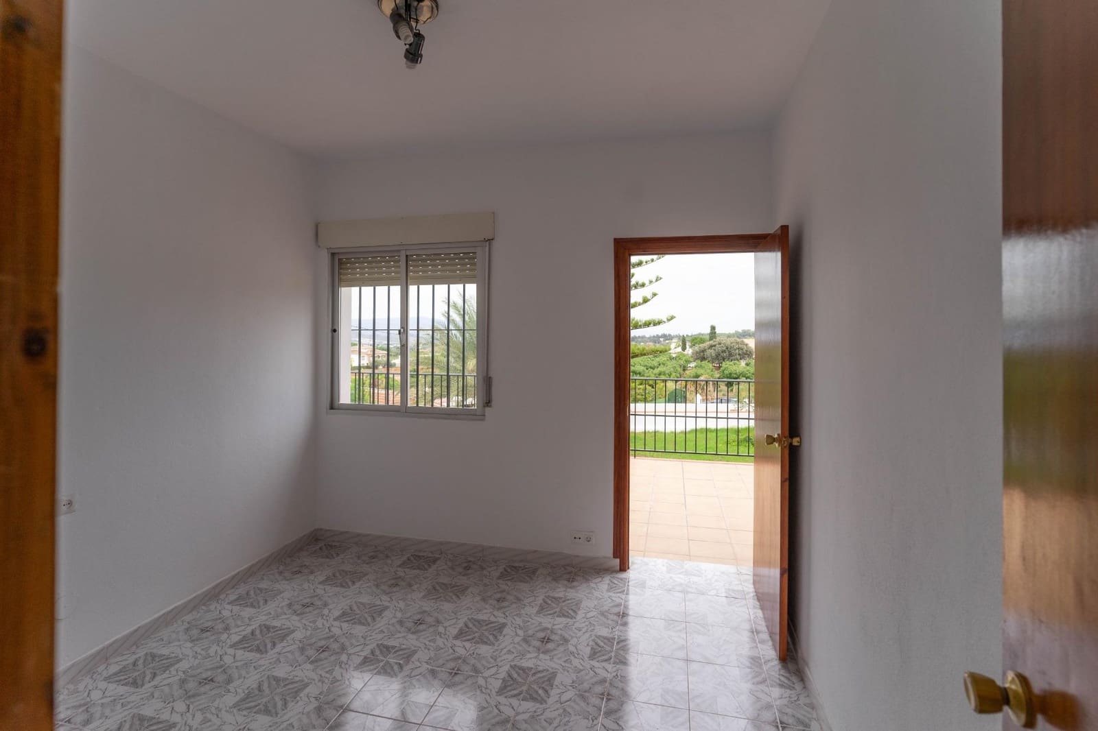 4 bedroom Villa for sale in Alhaurin el Grande with pool garage - € 500,000 (Ref: 10168478)