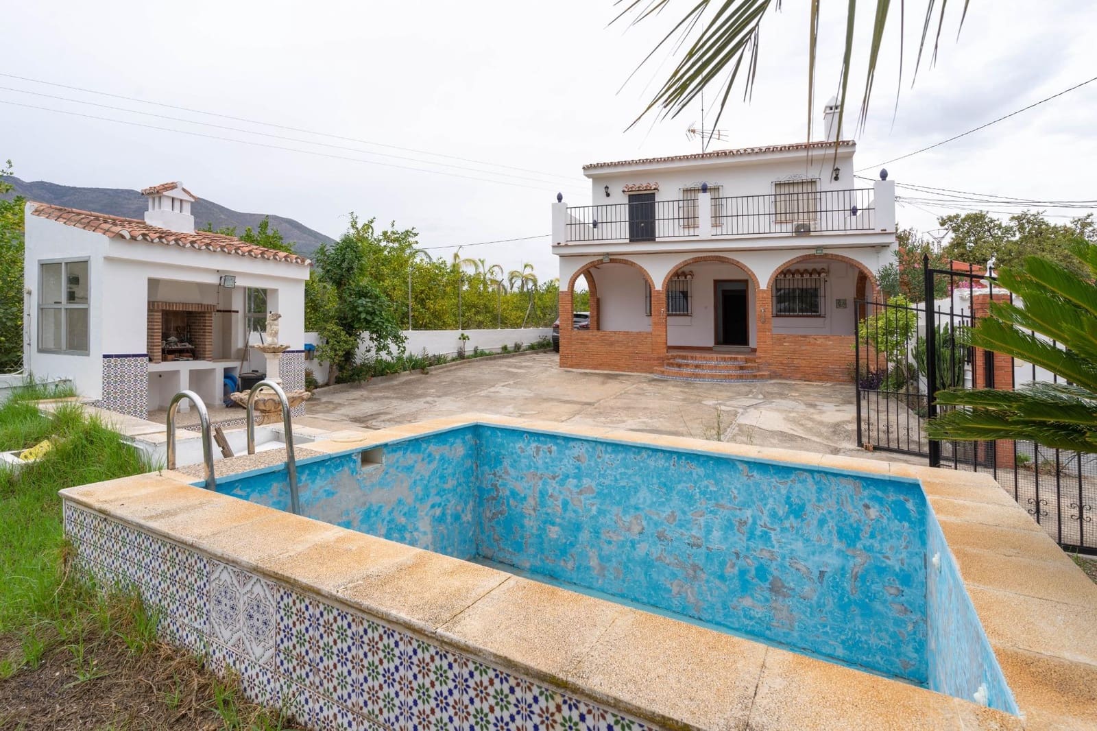 4 bedroom Villa for sale in Alhaurin el Grande with pool garage - € 500,000 (Ref: 10168478)
