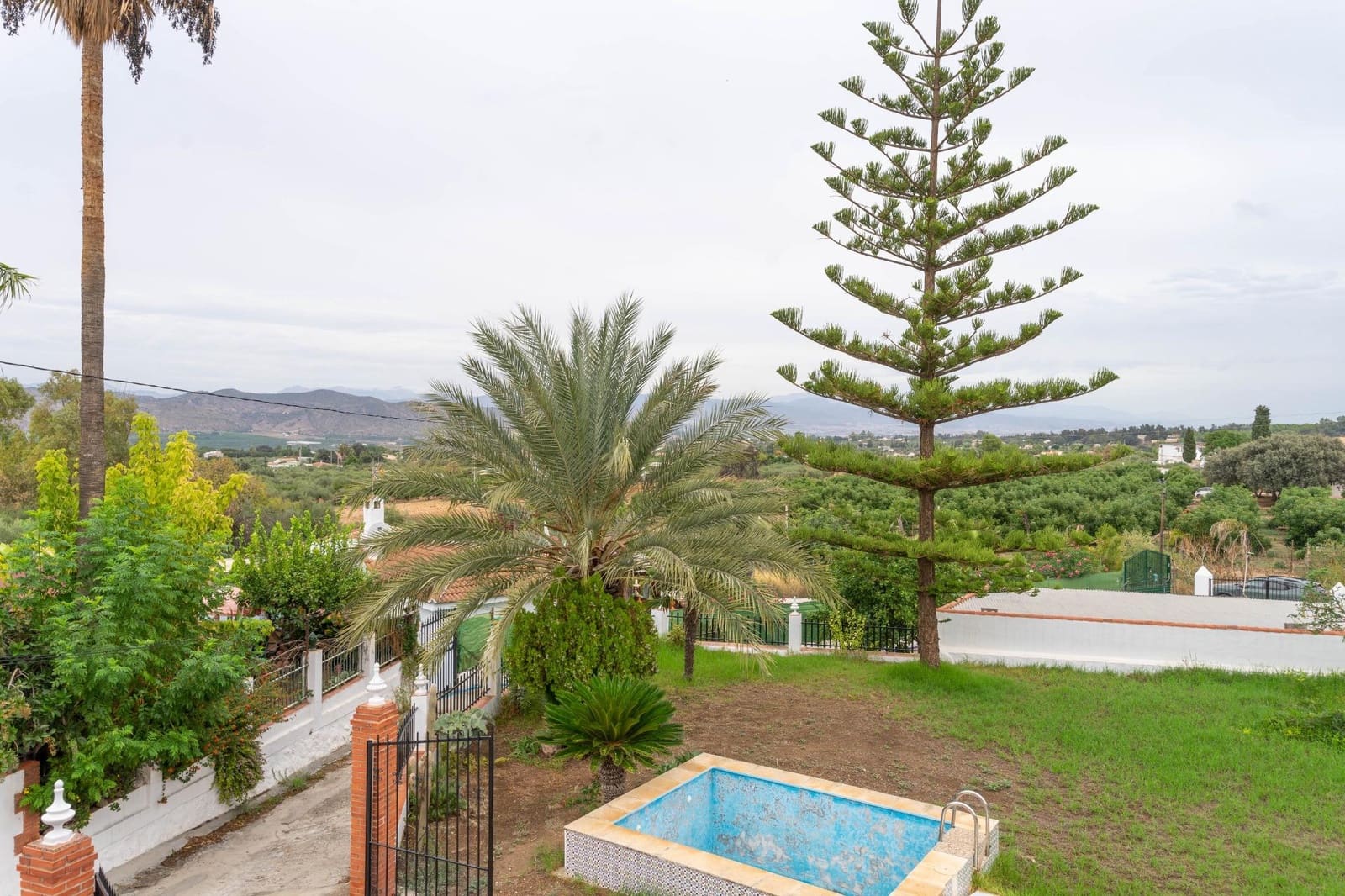 4 bedroom Villa for sale in Alhaurin el Grande with pool garage - € 500,000 (Ref: 10168478)