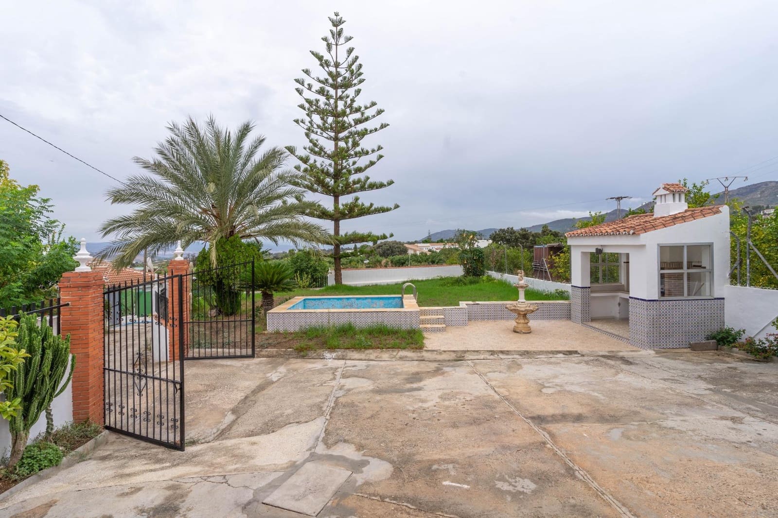 4 bedroom Villa for sale in Alhaurin el Grande with pool garage - € 500,000 (Ref: 10168478)