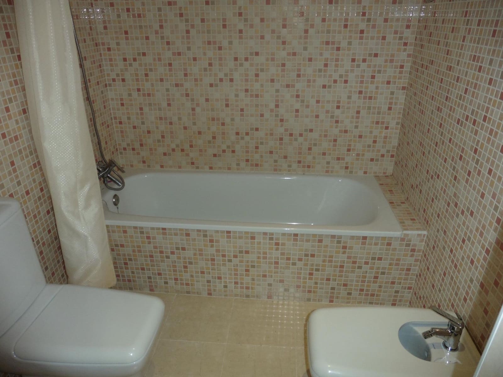 Ático de 3 habitaciones en Alhaurín el Grande en alquiler con garaje - 1.200 € (Ref: 10184996)