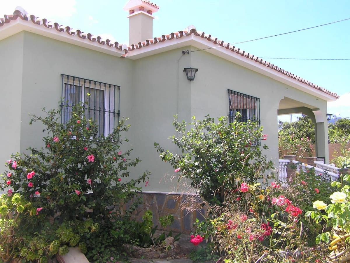 3 bedroom Villa for rent in Alhaurin de la Torre with pool - € 1,800 (Ref: 5619612)