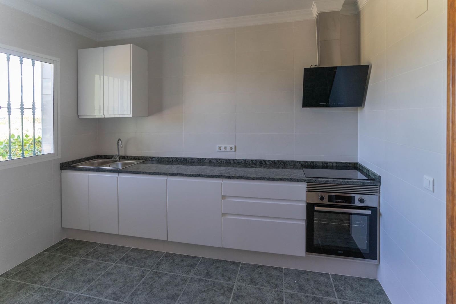 3 bedroom Villa for rent in Alhaurin de la Torre with pool - € 1,800 (Ref: 5619612)