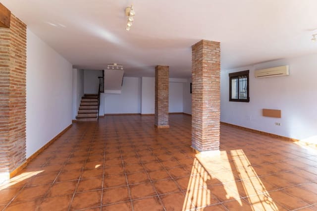 5 bedroom Villa for rent in Alhaurín de la Torre with pool - € 4,800 (Ref: 5691635)