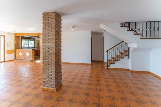 5 bedroom Villa for rent in Alhaurín de la Torre with pool - € 4,800 (Ref: 5691635)