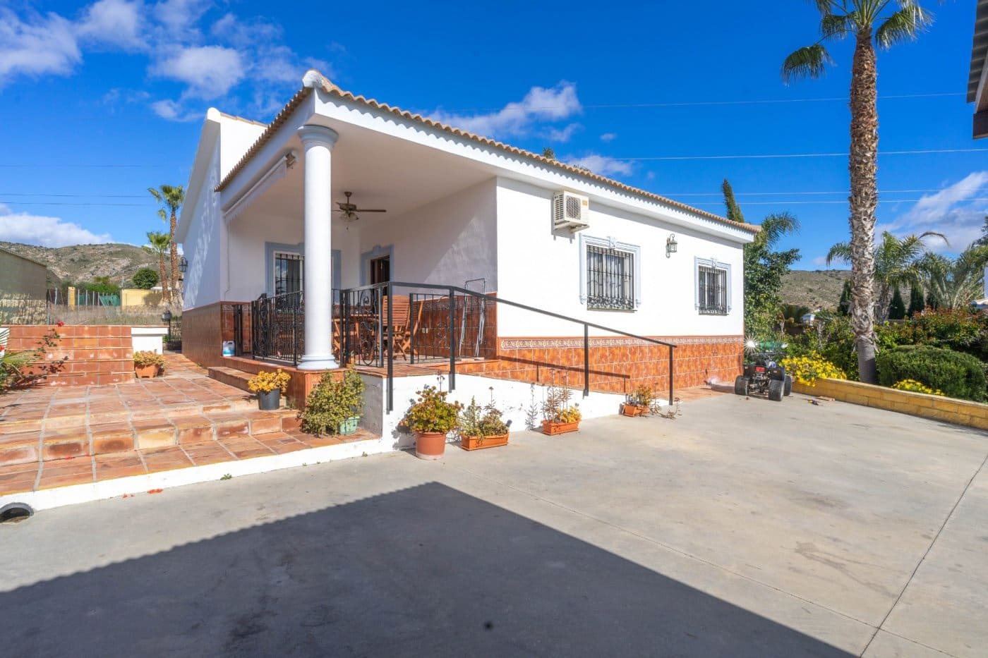 3 bedroom Villa for rent in Alhaurin de la Torre with pool garage - € 1,400 (Ref: 5803187)