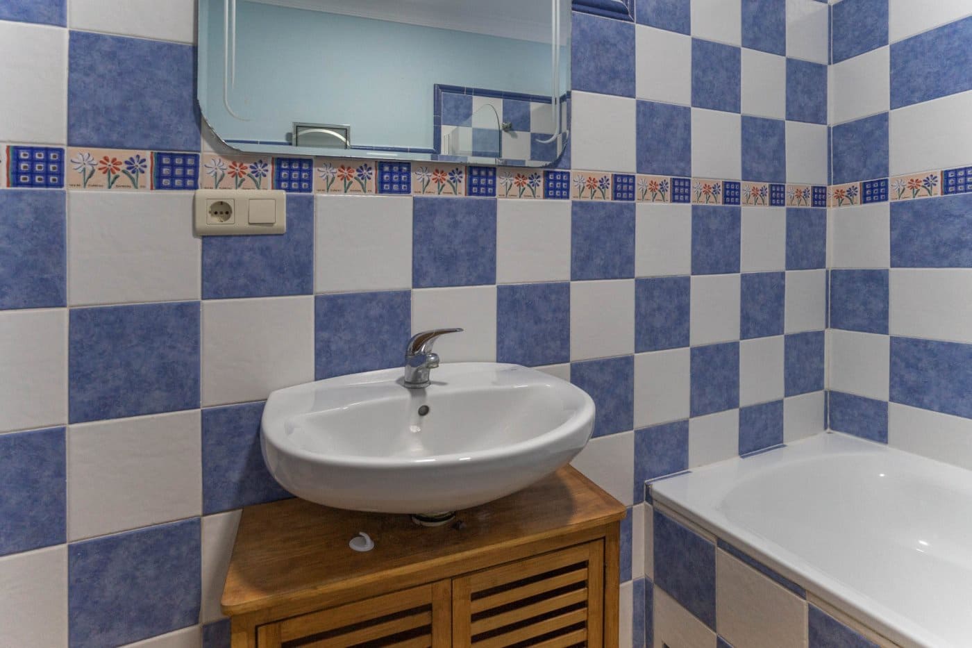 3 bedroom Villa for rent in Alhaurin de la Torre with pool garage - € 1,400 (Ref: 5803187)