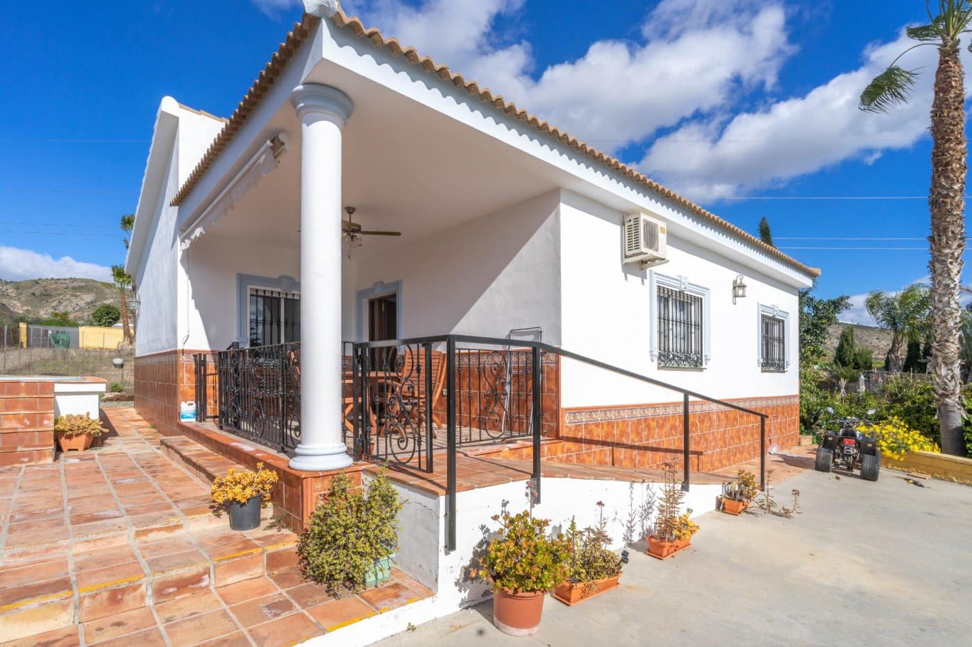 3 bedroom Villa for rent in Alhaurin de la Torre with pool garage - € 1,400 (Ref: 5803187)