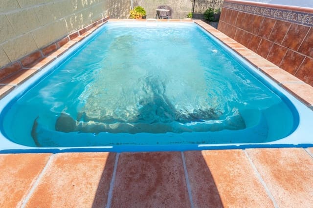 Chalet de 3 habitaciones en Alhaurín de la Torre en alquiler con piscina garaje - 1.400 € (Ref: 5803187)