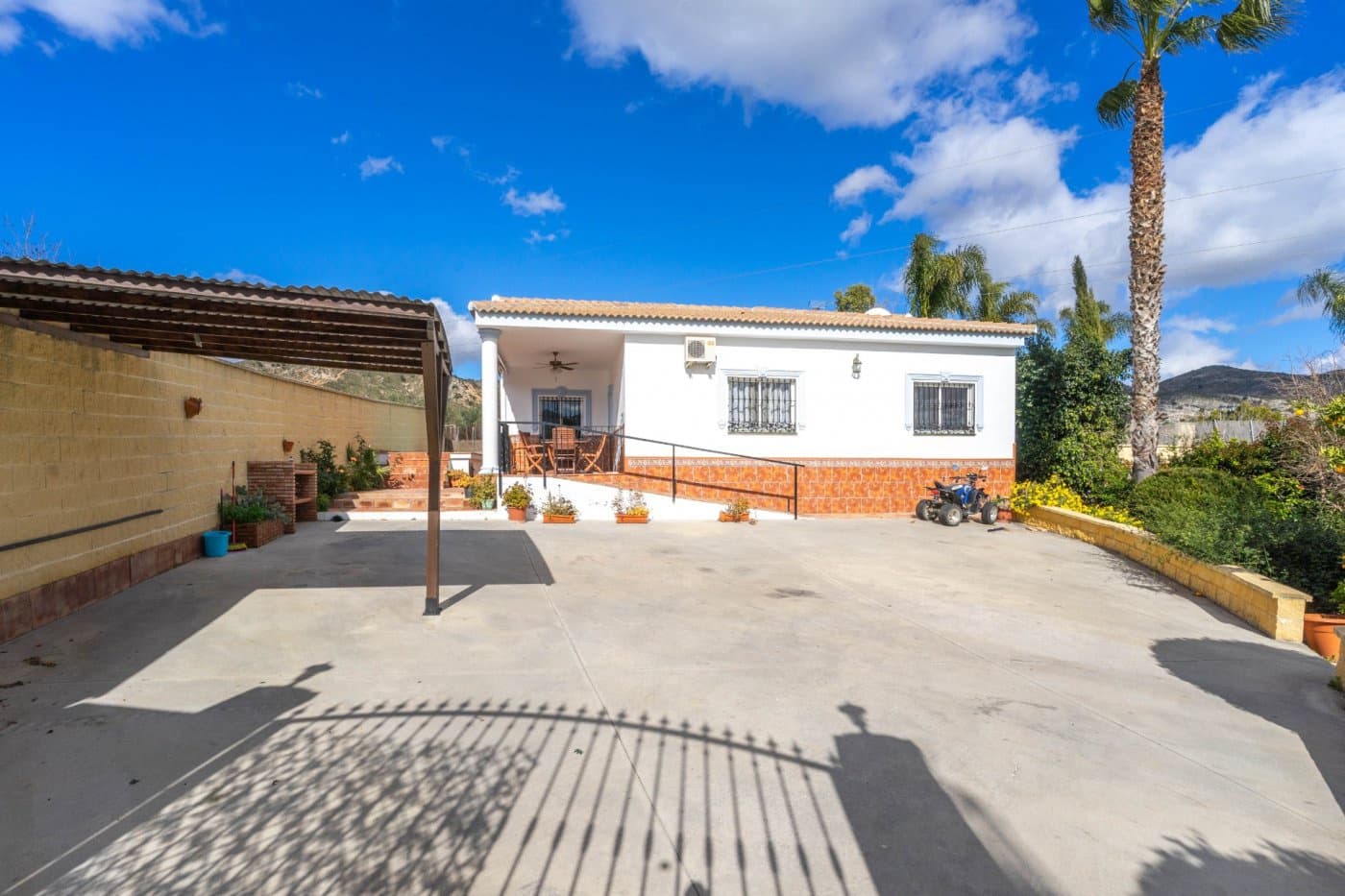 3 bedroom Villa for rent in Alhaurin de la Torre with pool garage - € 1,400 (Ref: 5803187)
