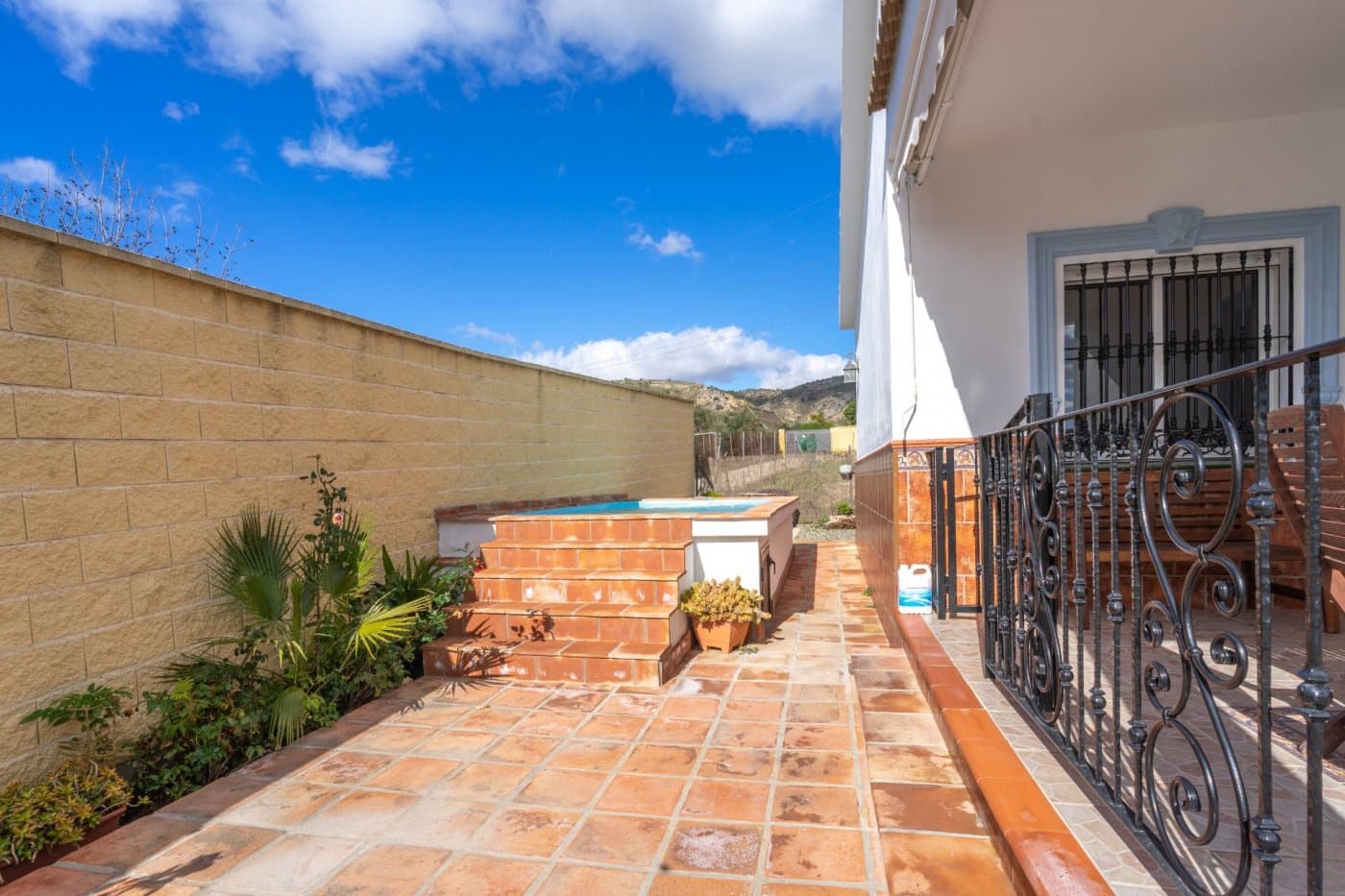 3 bedroom Villa for rent in Alhaurin de la Torre with pool garage - € 1,400 (Ref: 5803187)