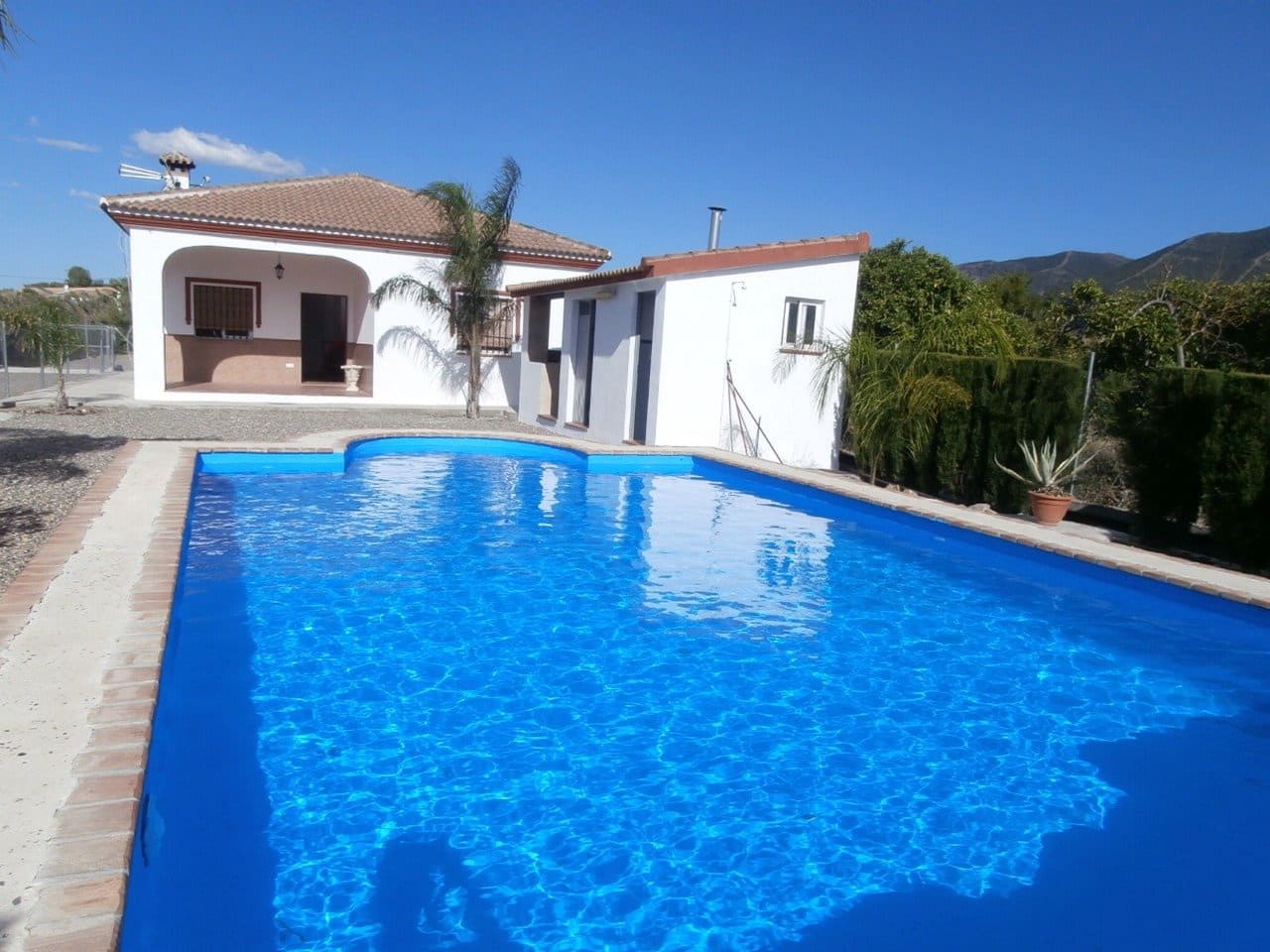 Chalet de 3 habitaciones en Alhaurín el Grande en venta con piscina - 450.000 € (Ref: 6168006)