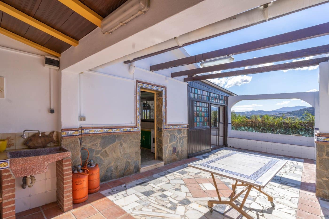 2 bedroom Villa for rent in Alhaurin el Grande with pool garage - € 1,500 (Ref: 6431280)