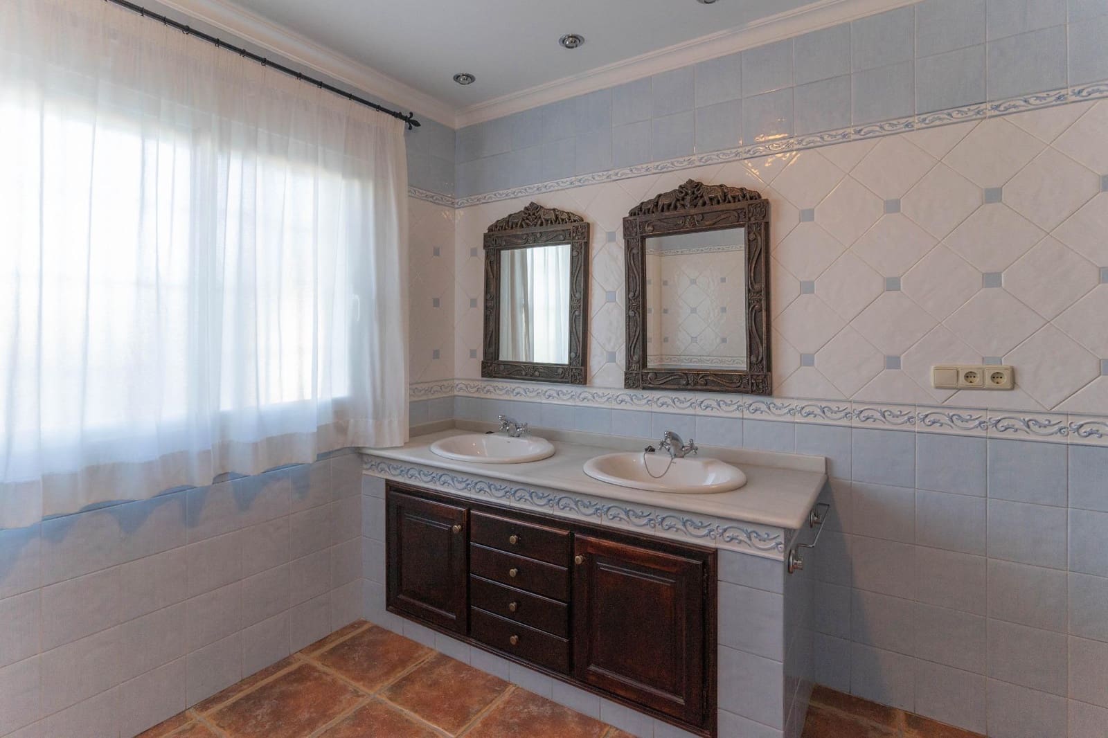 5 bedroom Villa for rent in Alhaurin el Grande with pool garage - € 2,800 (Ref: 6479626)