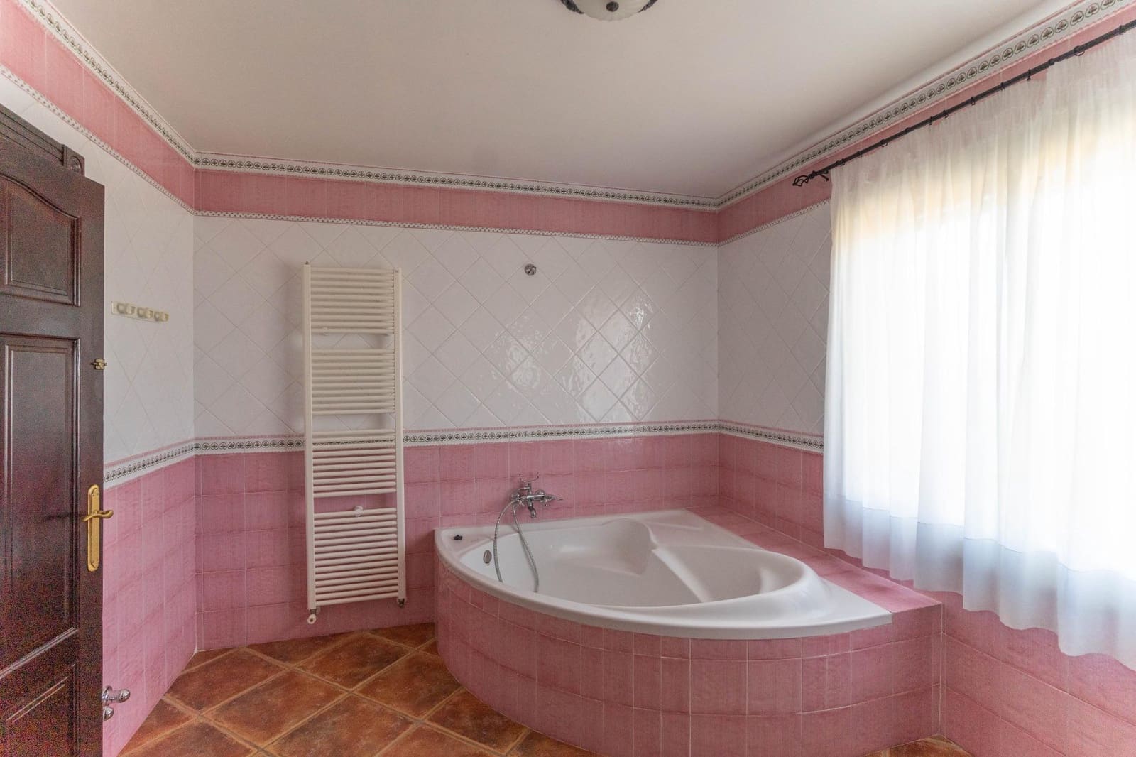 5 bedroom Villa for rent in Alhaurin el Grande with pool garage - € 2,800 (Ref: 6479626)