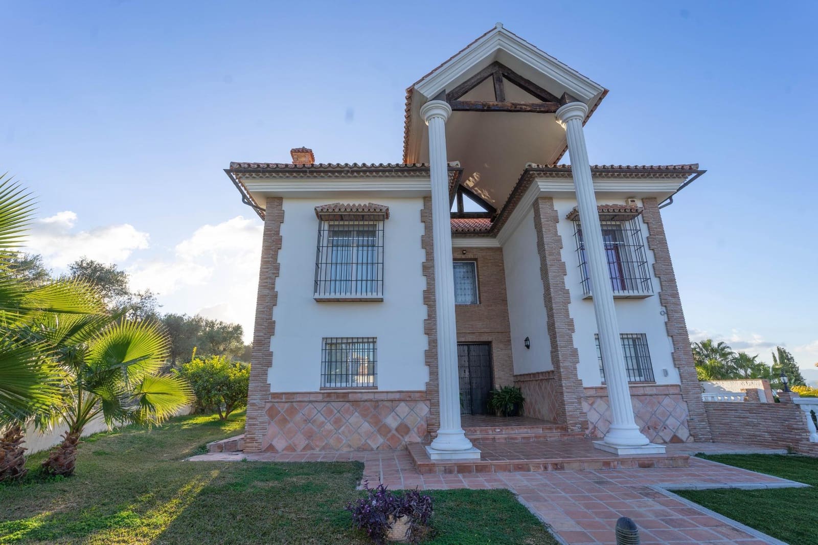 5 bedroom Villa for rent in Alhaurin el Grande with pool garage - € 2,800 (Ref: 6479626)