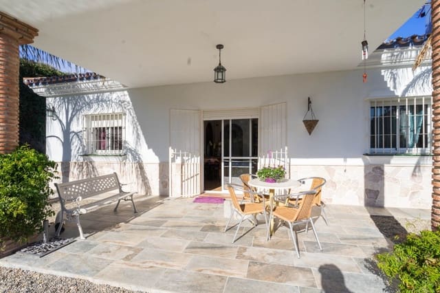 3 bedroom Villa for rent in Alhaurín el Grande with pool garage - € 1,900 (Ref: 6564385)