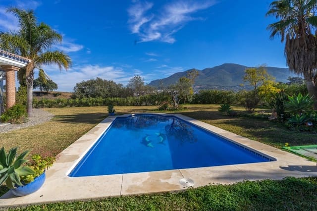 3 bedroom Villa for rent in Alhaurín el Grande with pool garage - € 1,900 (Ref: 6564385)