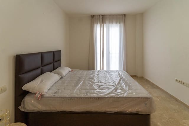 Piso de 3 habitaciones en Alhaurín el Grande en alquiler con garaje - 850 € (Ref: 6644484)