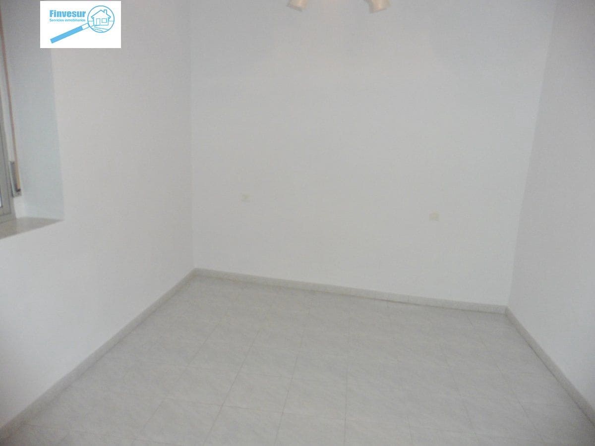 2 makuuhuone Omakotitalo vuokrattavana paikassa Alhaurin el Grande - 700 € (Ref: 6712897)