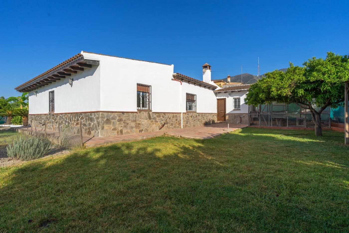3 bedroom Villa for rent in Alhaurin el Grande with pool garage - € 1,700 (Ref: 6835072)