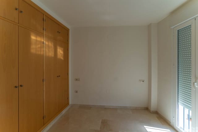 Piso de 3 habitaciones en Alhaurín el Grande en alquiler con garaje - 950 € (Ref: 7135837)