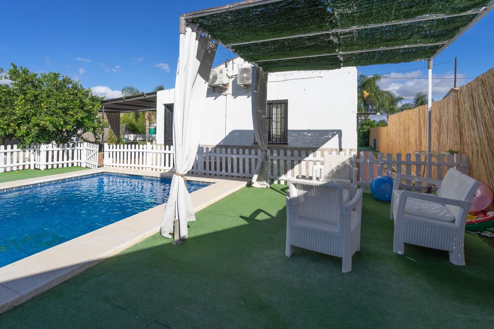 2 makuuhuone Huvila vuokrattavana paikassa Alhaurin el Grande mukana uima-altaan 
autotalli - 1 600 € (Ref: 7203641)