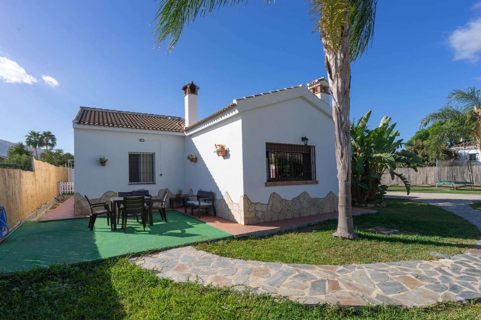 2 makuuhuone Huvila vuokrattavana paikassa Alhaurin el Grande mukana uima-altaan 
autotalli - 1 600 € (Ref: 7203641)