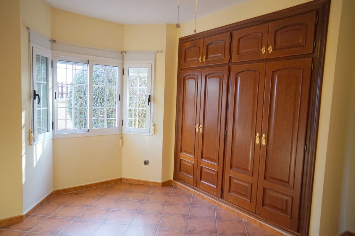 4 soveværelse Villa til leje i Alhaurin el Grande med swimmingpool garage - € 2.700 (Ref: 7295090)