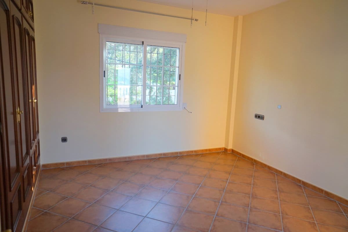 4 soveværelse Villa til leje i Alhaurin el Grande med swimmingpool garage - € 2.700 (Ref: 7295090)