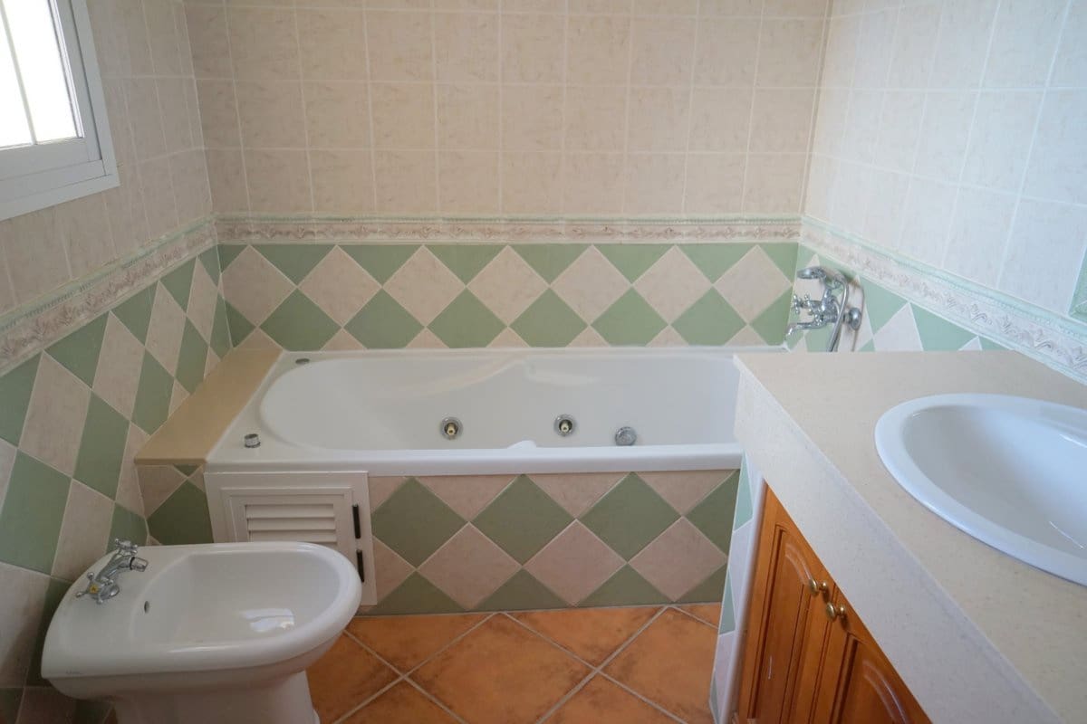 4 soveværelse Villa til leje i Alhaurin el Grande med swimmingpool garage - € 2.700 (Ref: 7295090)