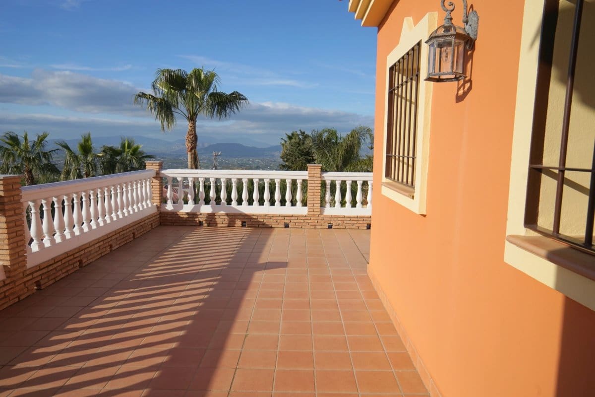 4 soveværelse Villa til leje i Alhaurin el Grande med swimmingpool garage - € 2.700 (Ref: 7295090)